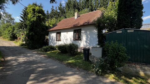 Pohled na dům z ulice